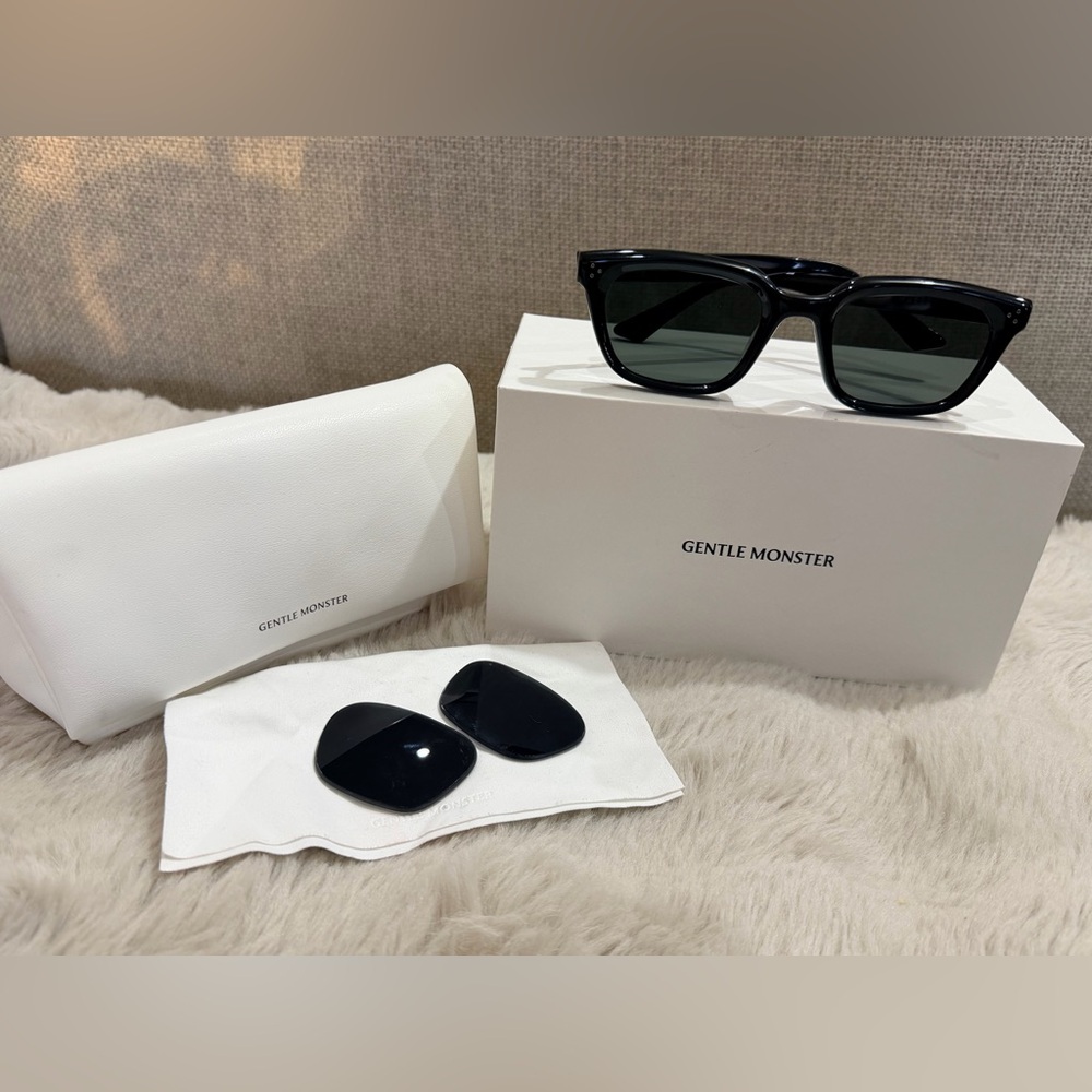 Gentle Monster - Musee Wayfarer Sunglasses - image 4